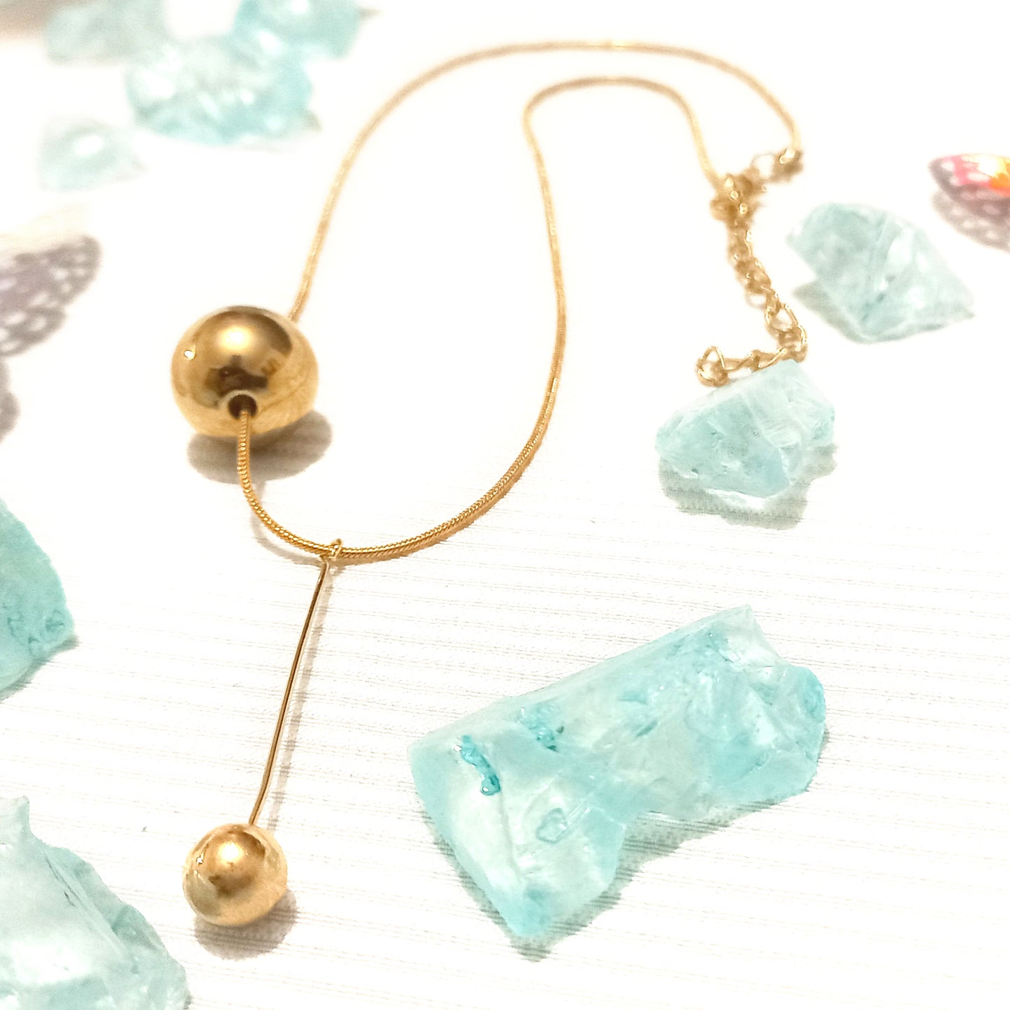 Collar esfera dorado