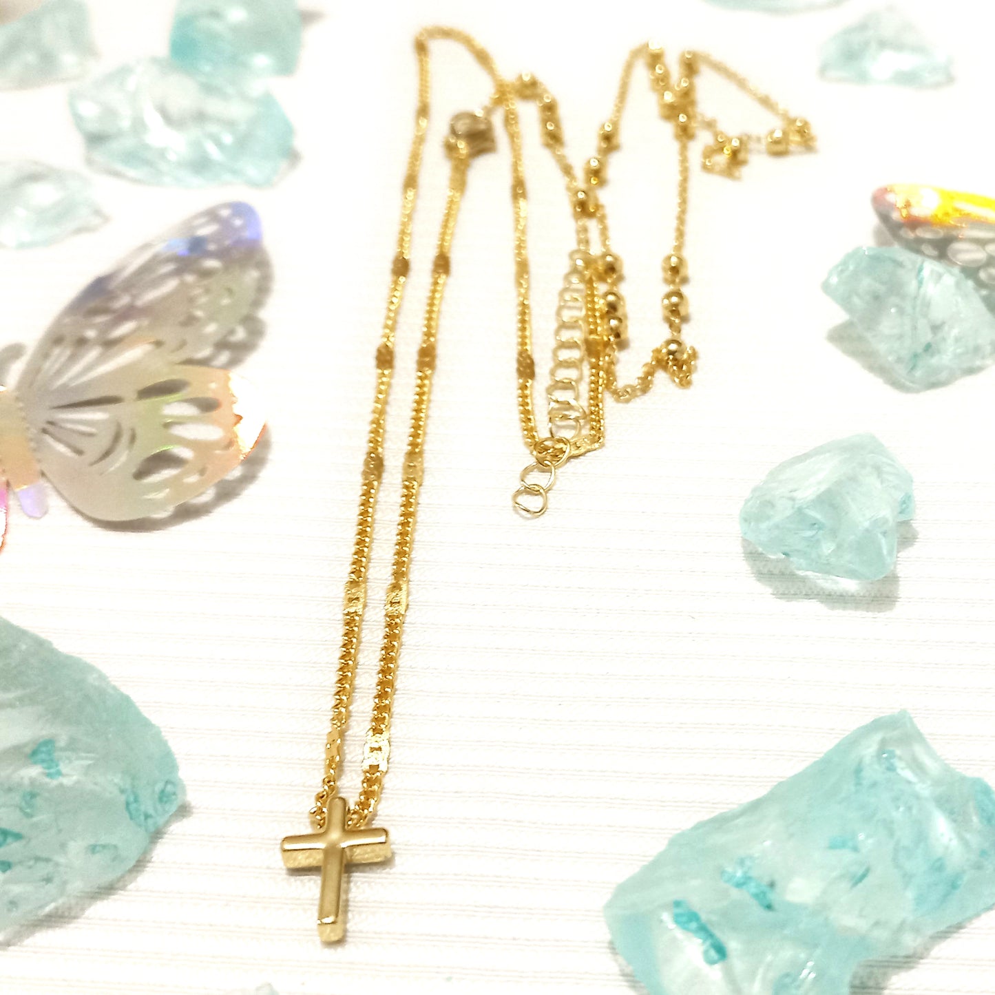 Collar Doble Dorado con Dije de Cruz