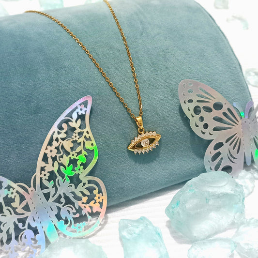 Collar Dorado con Dije de Ojo Protector