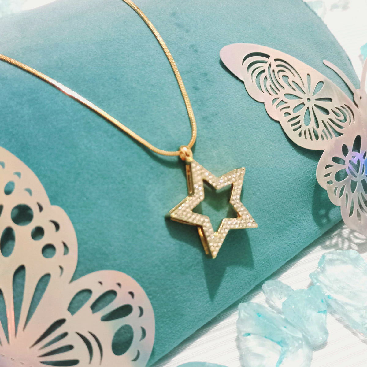 Collar color Plateado con Dije de Estrella Brillante